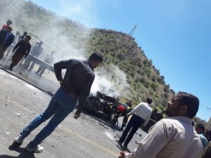 زنده سوختن راننده پراید در تصادف دلخراش با نیسان/ تصاویر